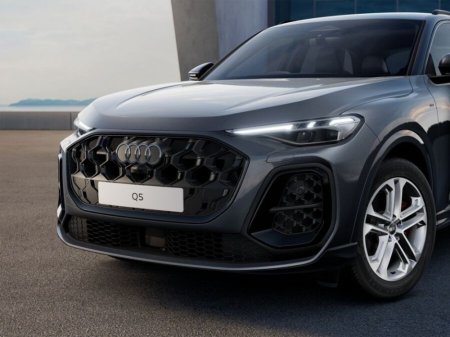 2026 Audi Q5 SUV 2.0TFSI E-HYBRID S-LINE QUATTRO AUTOMATIC WITH COMFORT PACK €76,037