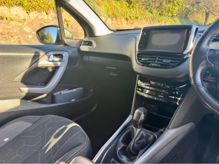 2017 Peugeot 2008 ACTIVE 1.2 PURETECH 82 4DR €7,950 thumbnail