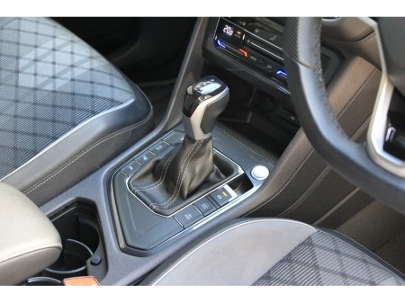 2023 Volkswagen Tiguan Allspace 2.0 TDI 150HP R-Line DSG €49,950 thumbnail