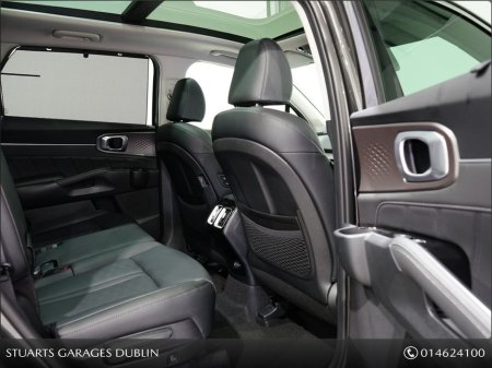 2024 Kia Sorento Phev PE 7S 4WD €57,945 thumbnail