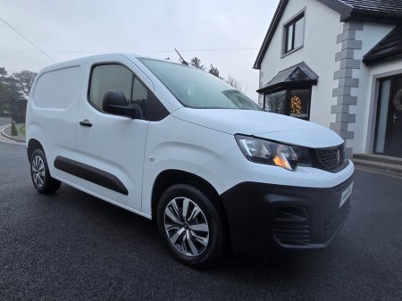 2023 Peugeot Partner  €13,850