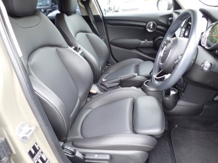 2019 MINI Cooper D 1.5 COOPER STEALTH SERIES 5DR AUTOMATIC €21,950 thumbnail