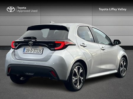 2025 Toyota Yaris Yaris Hybrid 115 L-SPORT €28,950 thumbnail