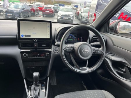 2025 Toyota Yaris Cross YARIS CROSS L-SPORT MONO €34,950 thumbnail