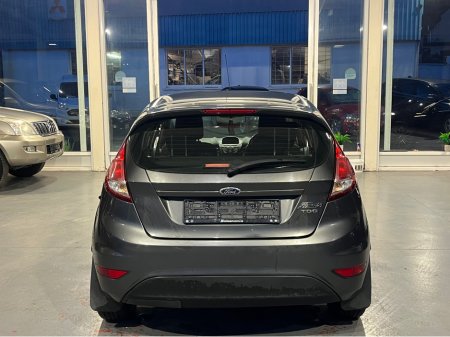 2016 Ford Fiesta MCA ZETEC 1.5 75PS M5 4DR 5DR €8,950 thumbnail