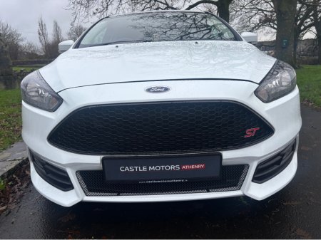 2018 Ford Focus 1.0 Titanium with ST Line kit €13,995