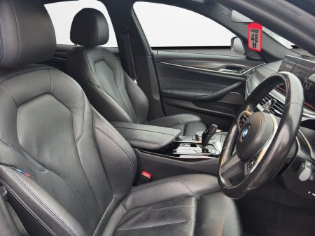 2022 BMW 5 Series 520D “Blackout spec. Big statement.” thumbnail