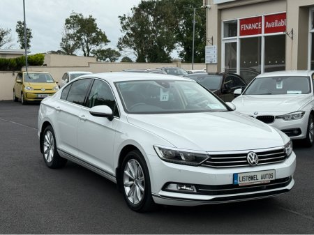 2017 Volkswagen Passat ELEGANCE 1.4 SALOON AUTOMATIC * REAR VIEW CAMERA, PARKING SENSORS FRONT & REAR, ADAPTIVE CRUISE CONTROL, PADDLE SHIFT, 3 STAGE HEATED SEATS, HALF ALCANTARA SEATS, ELECTRIC SEATS DRIVERS SIDE* €18,950