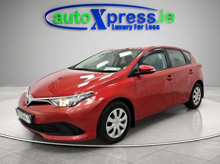 2016 Toyota Auris 1.4d Terra €10,995