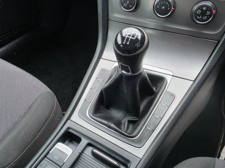 2013 Volkswagen Golf 1.6 TDI 105HP TRENDLINE €6,950 thumbnail