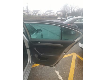 2016 Volkswagen Passat 1.6 TDI BLUEMOTION 120PS 4DR €9,000 thumbnail