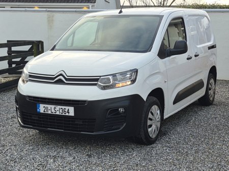 2021 Citroen Berlingo Enterprise 650 Van 1.5 Diesel with 3 seats in front and side loading door. thumbnail