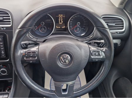 2012 Volkswagen Golf 2012 1.4 PETROL TSI AUTOMATIC €9,495 thumbnail