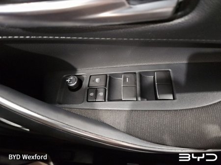 2024 Toyota Corolla Corolla Icon Hev Cvt Icon 140 VVT-h Auto Start/Stop €27,975 thumbnail