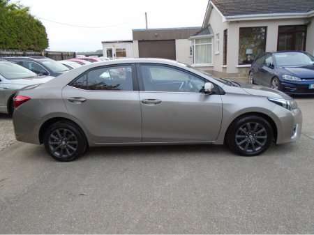 2015 Toyota Corolla 151/1.4 D-4D LUNA MODEL/REAR VIWE CAMERA/FOGS/AIR CON/LEATHER MULTI FUNCTION STEERING WHEEL/FINANCE/CARD PAYMENTS & WARRANTY AVAILABLE/LOW-TAX€190 €11,550