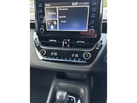 2022 Toyota Corolla 1.8 Hybrid Luna Saloon €20,750 thumbnail