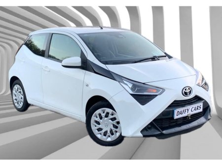 2021 Toyota Aygo 1.0 VVT-I X-PLAY 71BHP 5DR €12,995