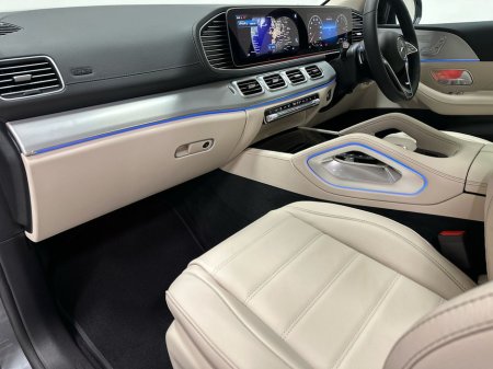 2026 Mercedes-Benz GLE Class GLE400 e 4Matic AMG Exterior Line Sport Edition PHEV €114,395 thumbnail