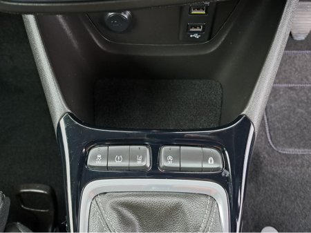 2022 Opel Crossland ULTIMATE 1.2TURBO 110BHP **LEATHER/SUEDE INTERIOR** €19,950 thumbnail