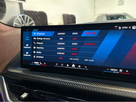 2024 BMW XM 50E PHEV AUTO MEGA SPEC €124,950 thumbnail