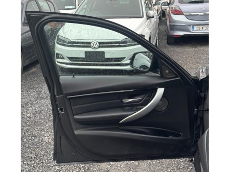 2017 BMW 3 Series 330E M SPORT 4DR AUTO €17,995 thumbnail