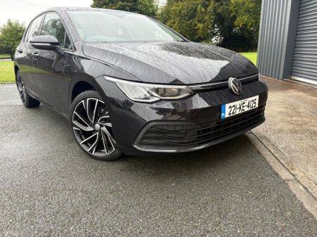 2022 Volkswagen Golf 2.0 TDI 115HP Life €23,995