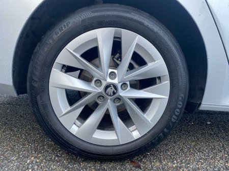 2025 Skoda Octavia Selection 2.0TDI 115HP €33,995 thumbnail