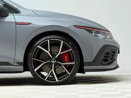 2022 Volkswagen Golf GTI CLUBSPORT 2.0 TSI 300HP *PAN ROOF* €49,990 thumbnail