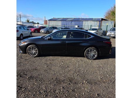 2023 Lexus ES 300 H ES300h Dynamic €43,950 thumbnail