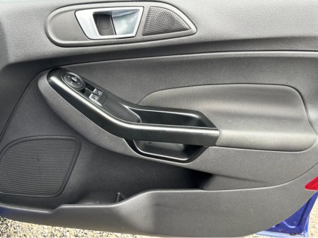 2015 Ford Fiesta MCA ZETEC 1.25 60PS M5 5DR 4DR €7,950 thumbnail