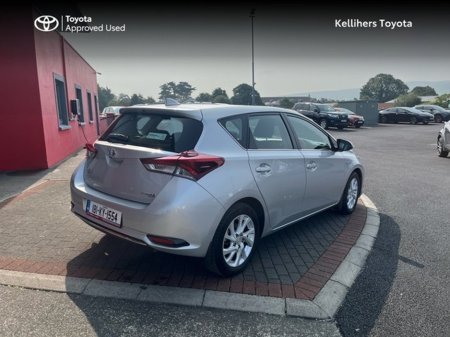 2018 Toyota Auris AURIS HYBRID LUNA 5DR €19,950 thumbnail