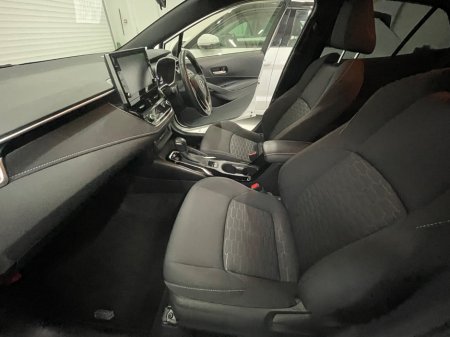 2020 Toyota Corolla 1.8 Hybrid Luna Sport Hatchback €18,995 thumbnail