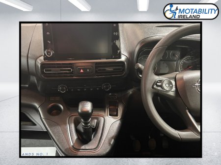 2022 Opel Combo Wheelchair Accessible €37,995 thumbnail