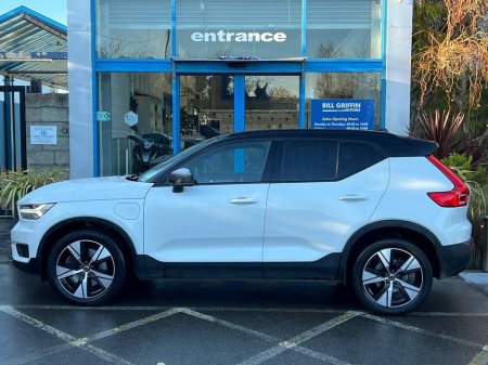 2021 Volvo XC40 R-DESIGN T4 1.5 RECHARGE PHEV // TILT & SLIDE PAN ROOF // 19" R-DESIGN ALLOYS // FULL SERVICE HISTORY €25,950 thumbnail