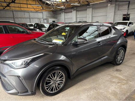 2023 Toyota C-HR HYBRID SOL 4DR AUTO €25,499 thumbnail
