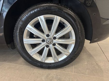 2020 Volkswagen Touran 2.0 TDI 150HP DSG Highline €22,850 thumbnail