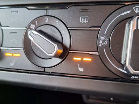 2022 Volkswagen Taigo R-LINE 1.0 TSI 110HP *Top Spec/Heated Seats/Automatic/Reverse Camera* thumbnail