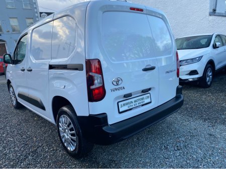 2023 Toyota Proace City City Icon L1 HDi 100 €15,995 thumbnail