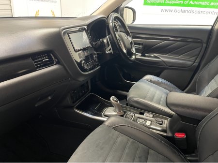 2017 Mitsubishi Outlander HYBRID 2.0 PHEV AUTOMATIC 5DR MODEL  www.bolandscarcentre.ie €17,900 thumbnail