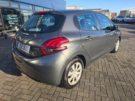 2017 Peugeot 208 1.2 PureTech 68bhp Access 3 dr €8,950