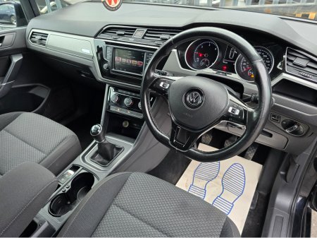 2016 Volkswagen Touran 1.6 TDI SE BLUEMOTION 110PS 5DR €11,950 thumbnail