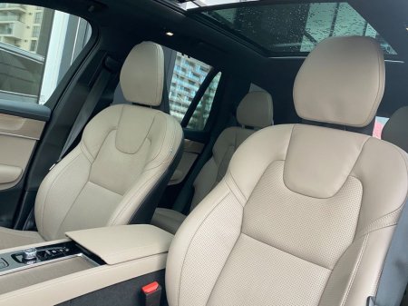 2025 Volvo XC90 T8 Ultra AWD Auto (PHEV) €84,900 thumbnail