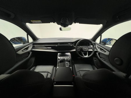 2024 Audi Q7 S LINE 55 TFSI E QUATTRO €84,990 thumbnail