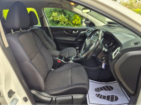 2015 Nissan Qashqai 1.5 SV E6 4DR €9,750