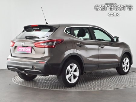2017 Nissan Qashqai 1.2 PET XE €15,888 thumbnail