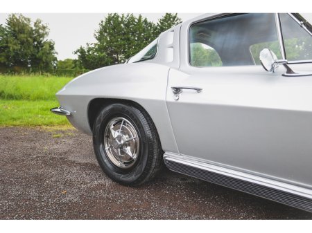 1963 Chevrolet Corvette STINGRAY 5.7 V8 2DR €99,995