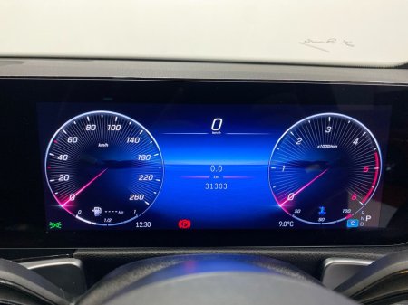 2024 Mercedes-Benz GLB GLB 200 D AMG Pack & Panoramic Sunroof 5 Seater €52,950 thumbnail