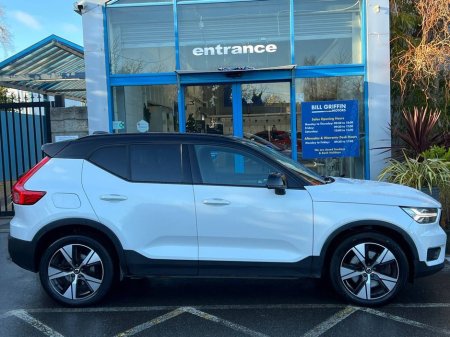 2021 Volvo XC40 R-DESIGN T4 1.5 RECHARGE PHEV // TILT & SLIDE PAN ROOF // 19