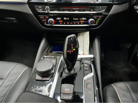 2017 BMW 5 Series €22950! 2017 BMW 530E LUXURY iPERFORMANCE 2.0 AUTOMATIC / CRUISE CONTROL / 360° PARKING CAMERA / ELECTRIC HEATED SEATS €22,950 thumbnail