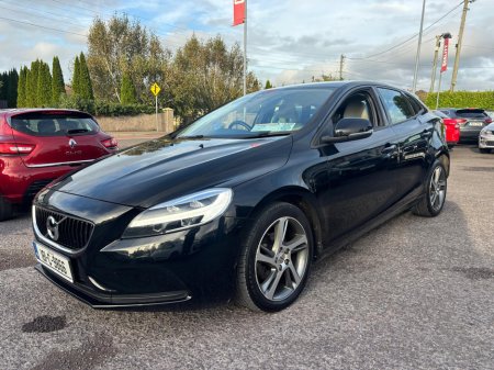 2018 Volvo V40 RESERVE  DEPOSIT  D2 MOMENTUM ED 5DR  ONE   OWNER   /  FULL  VOLVO  SERVICE  SERVICE  HISTORY thumbnail
